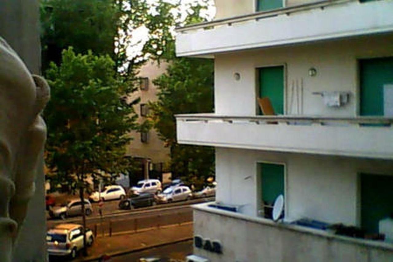 Alloggio Turistico P.Lodi Apartment Рим Екстериор снимка