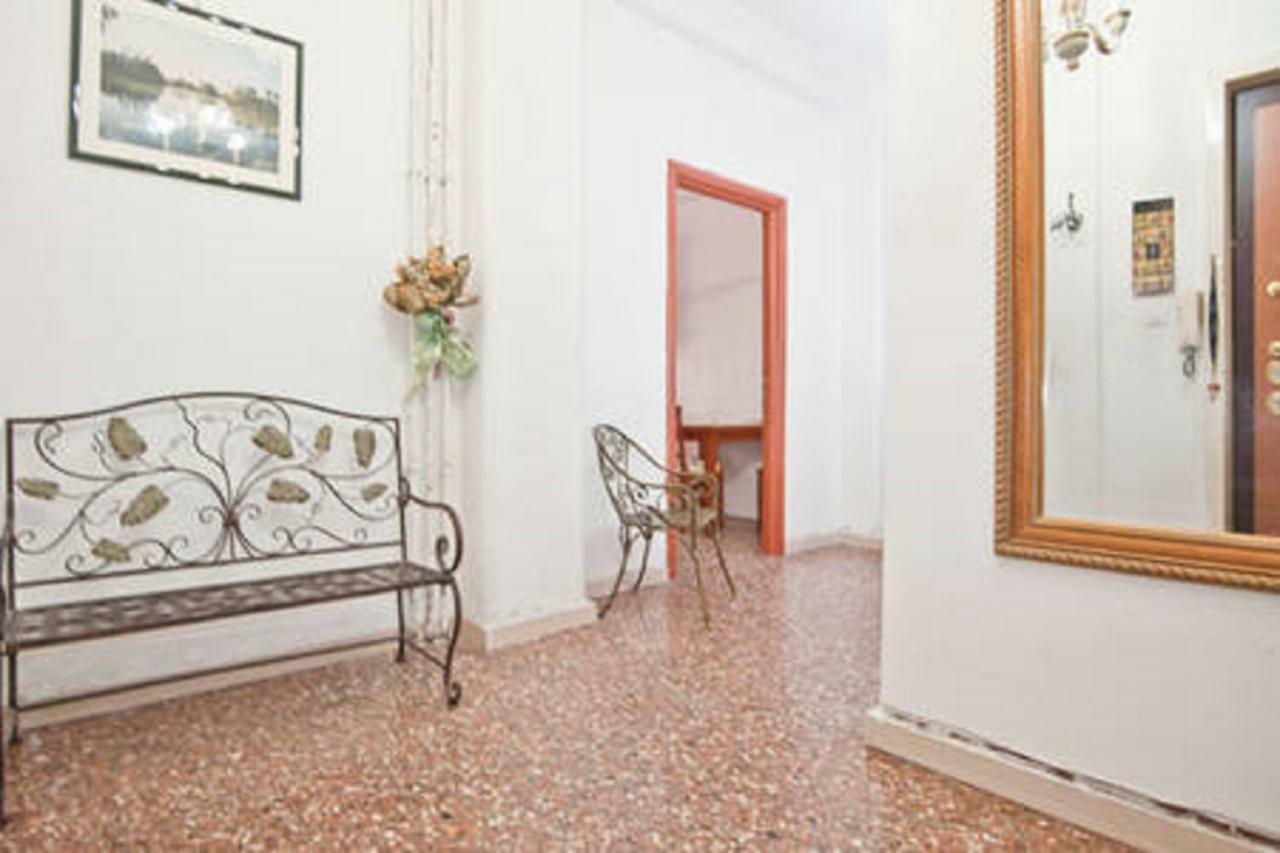 Alloggio Turistico P.Lodi Apartment Рим Екстериор снимка